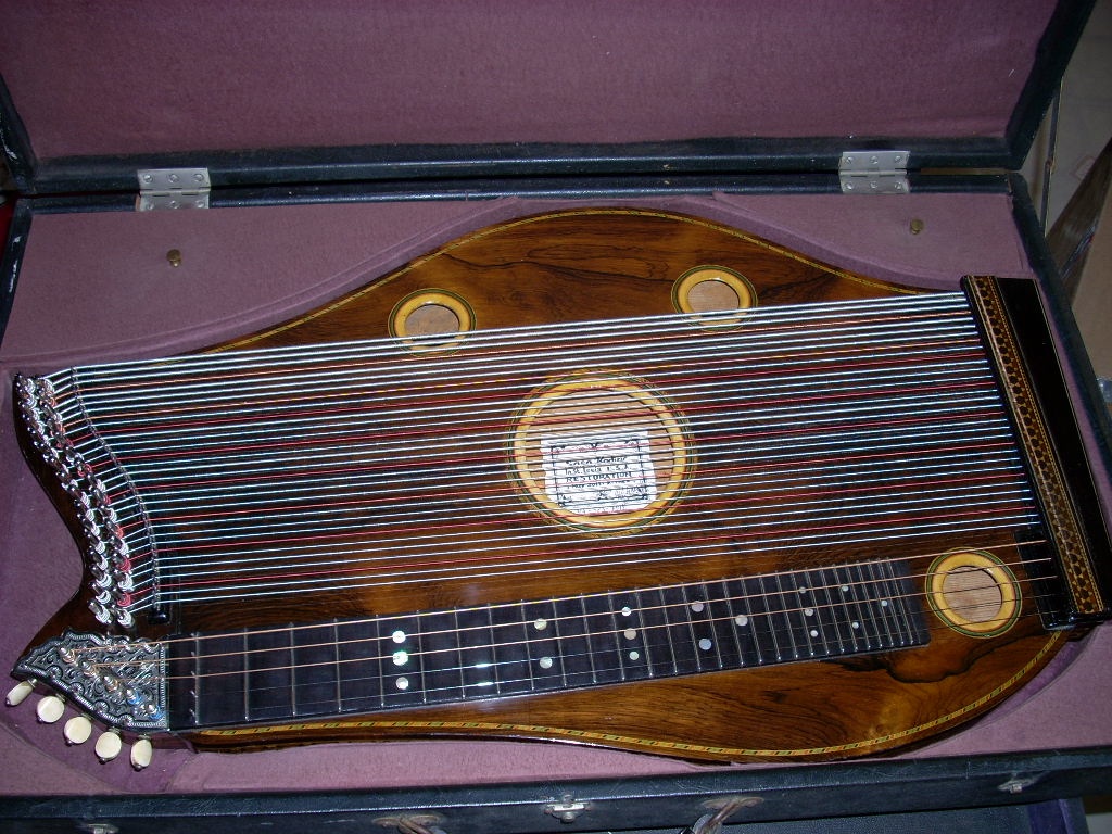 A restored Alt Zither.