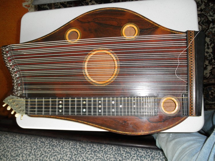 Alt Zither, before restoration.