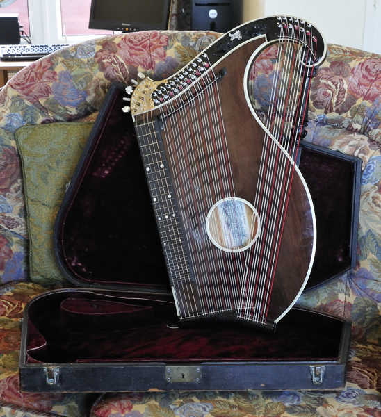 Perfekta zither by Anton Brauer ~ Restored by Horst Wunsche.