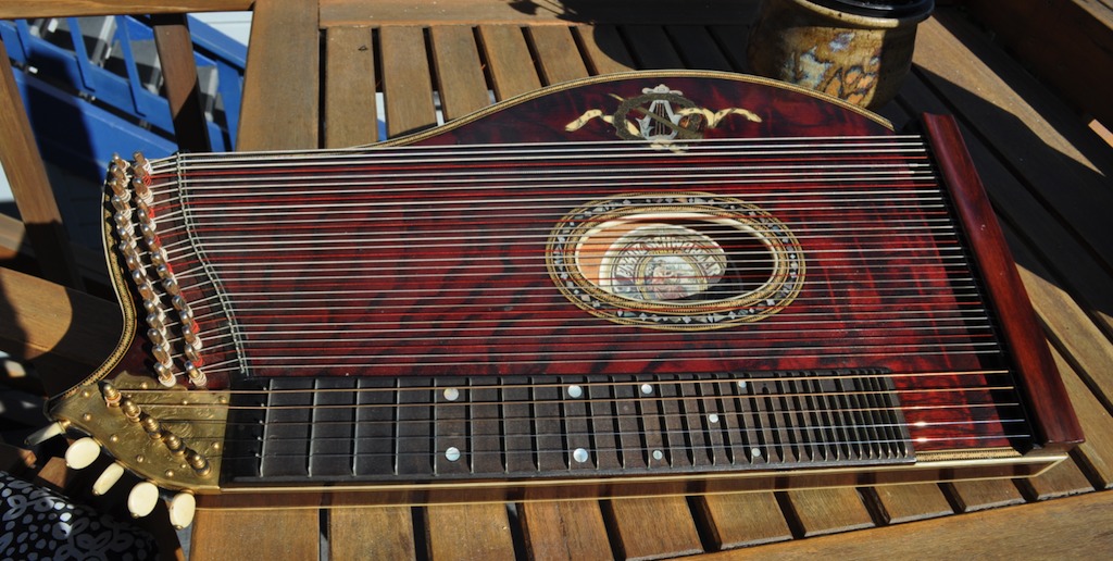 Schwarzer Large Model Zither.